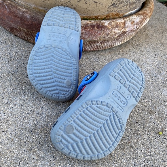 DC Comics BATMAN CROCS / Size 4/5 - Picture 7 of 8